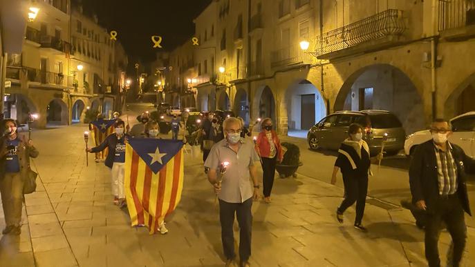 Les torxes mantenen la flama pel “dret natural a decidir”