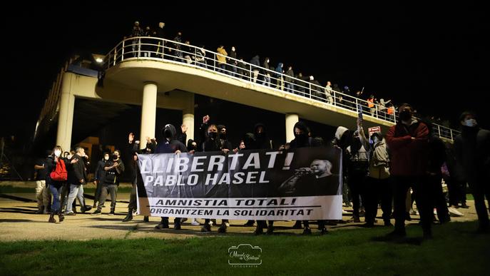 ⏯️ Lleida torna a cremar en la segona nit de protestes per l'empresonament de Hasel