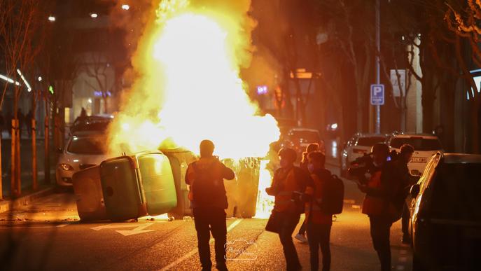 ⏯️ Lleida torna a cremar en la segona nit de protestes per l'empresonament de Hasel