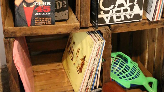 Grans Records, el paradís del vinil i la cervesa artesana