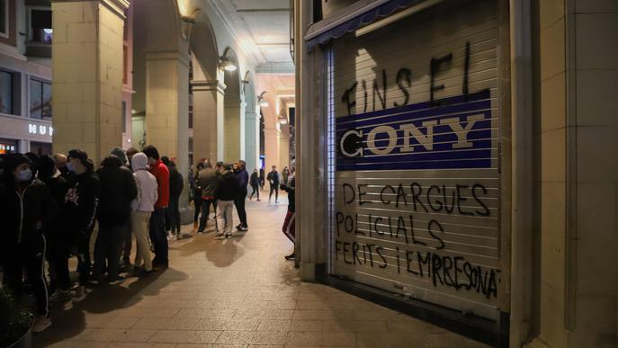 ⏯️ Més de 400 persones tornen a sortir als carrers de Lleida contra l'empresonament de Hasel