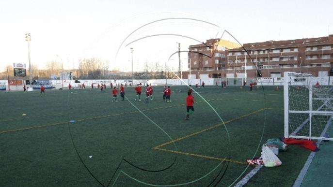 El camp municipal de la Unió Esportiva Bordeta estrena nova gespa artificial
