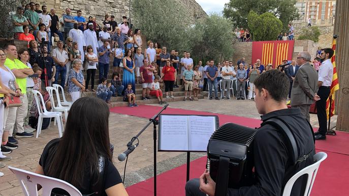 La Segarra commemora la Diada de Catalunya amb una ofrena floral, parlaments i interpretacions musicals