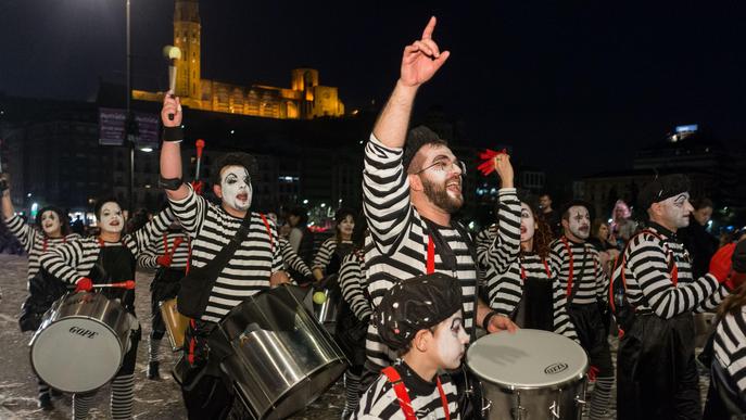 La gresca i la xerinola s'apoderen de la Gran Rua de Carnaval de Lleida