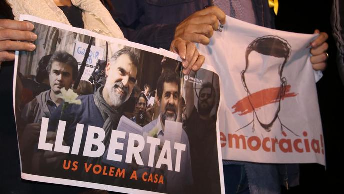 Última concentració per la llibertat dels "Jordis", Junqueras i Forn abans de la campanya