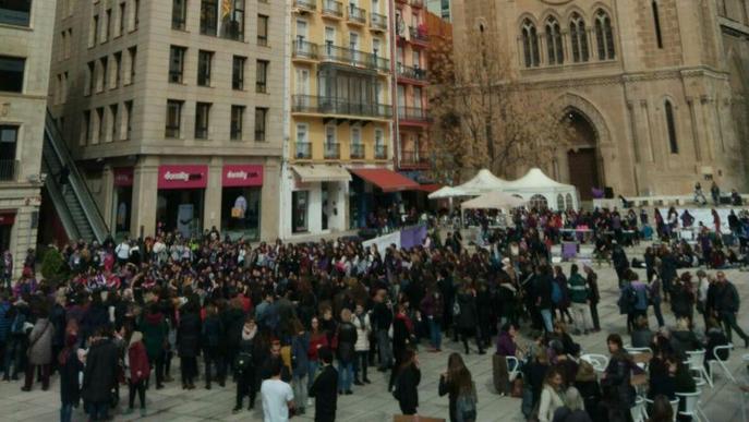 La Marea Lila trau el feminisme al carrer per celebrar el #8M i reivindicar la vaga de dones