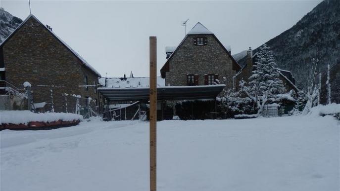 Cadenes per arribar al Pla de Beret però satisfacció a l'Aran per la última nevada