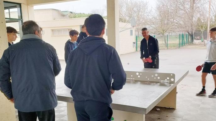 Vint usuaris del Centre d'Atenció Diürna d'Aspid participen en una jornada multiesportiva