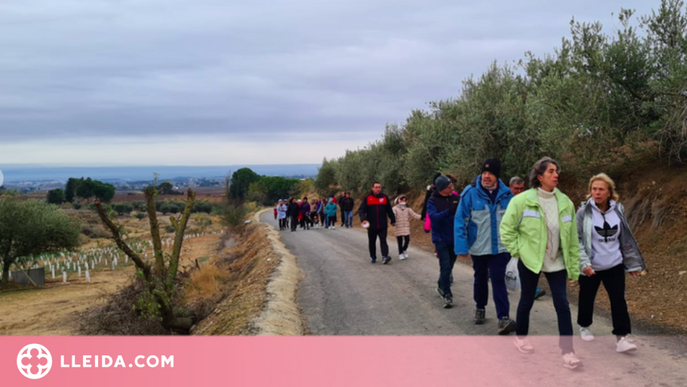 La caminada 'Quedem?' d'Alpicat aplega una seixantena de persones i col·loca el pessebre