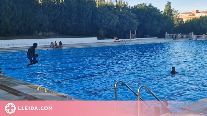 Almacelles instal·larà una cadira hidràulica per fer les piscines municipals més inclusives