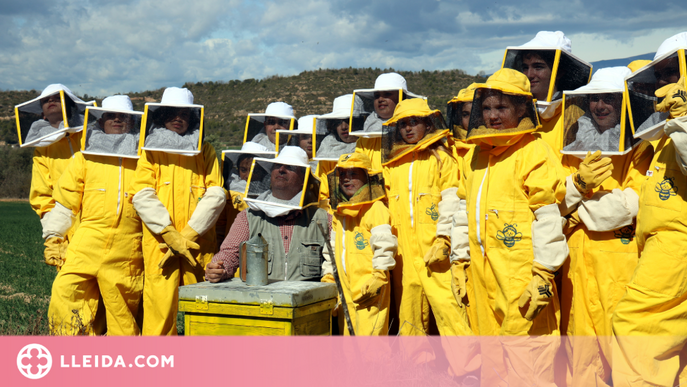 ⏯️ Un centenar d'alumnes traslladen 20.000 abelles des de Viladecans fins a Riner per salvar-les