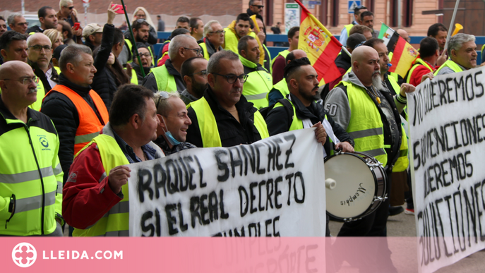 Els transportistes desconvoquen la vaga indefinida en el segon dia de protesta