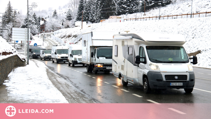 ⏯️ Temporers de neu fan una marxa lenta d'autocaravanes a Baqueira contra la falta d'habitatge