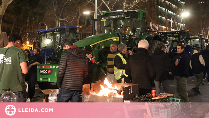 Part dels pagesos que continuaven a Barcelona comencen una marxa lenta per tornar a casa