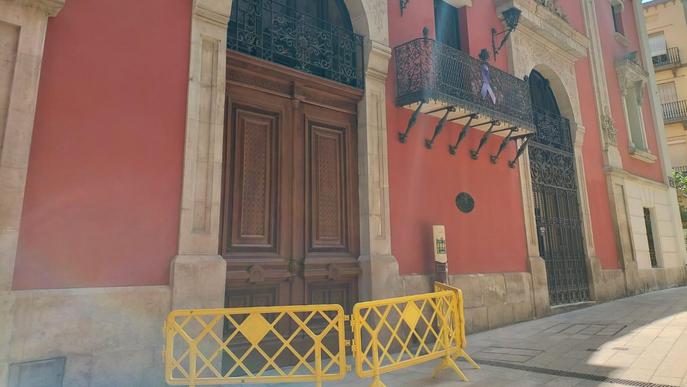 Finalitzada la restauració de les portes de l’entrada principal del Palau de la Diputació