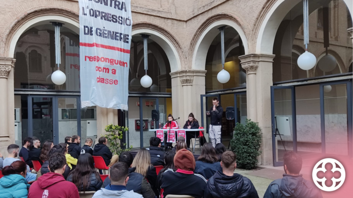 Les estudiants de Lleida es concentren davant el "feminisme blanquejat" de les institucions de la ciutat