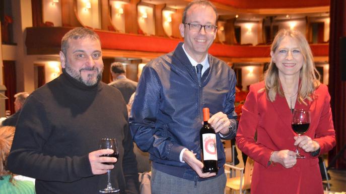 Òpera i vi amb etiqueta commemorativa mariden al Teatre L'Amistat en el seu centenari