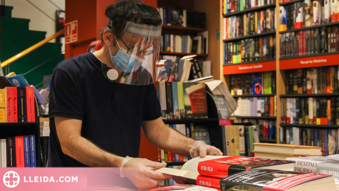 El sector del llibre tanca el primer any de pandèmia amb més lectors però menys vendes