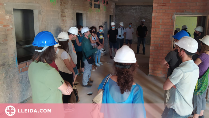 Una quarantena d’arquitectes visiten un edifici en rehabilitació del Centre Històric de Lleida