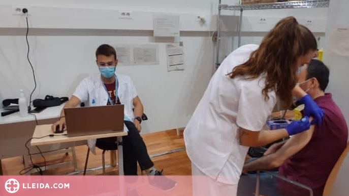 Més del 70% de la població espanyola ja té la pauta completa de vacunació