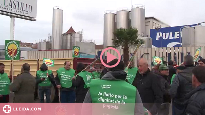 ⏯️ Ramaders de la llet protesten a Mollerussa contra la greu crisi que pateixen