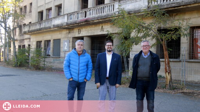 Volen conservar i "contextualitzar" l'últim escut franquista de Lleida