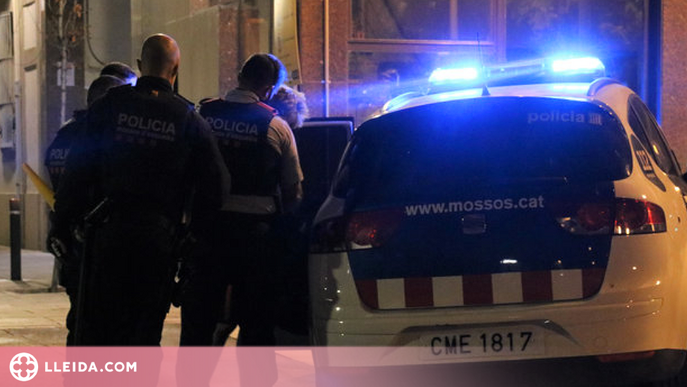 Mossos de paisà enxampen dos joves robant a l'interior d'un cotxe a Lleida