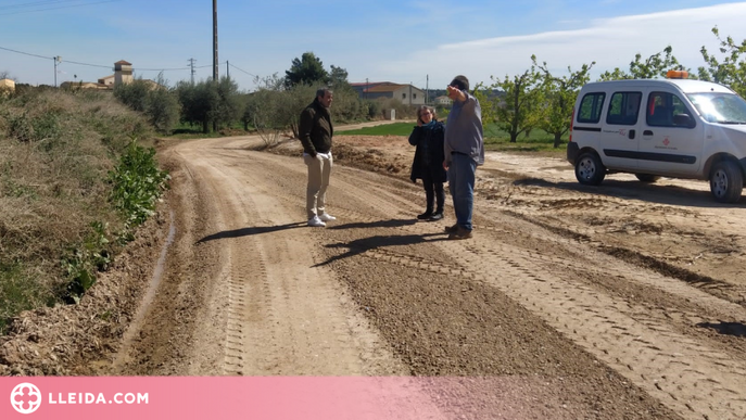 La Paeria repara els ferms granulars als camins de l’Horta de Lleida