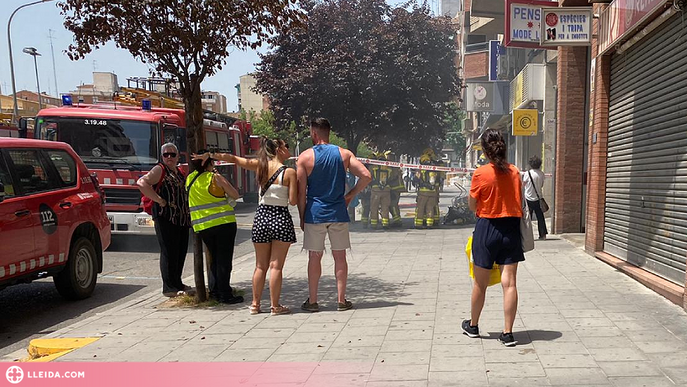 Un incendi en un edifici de Lleida obliga a desallotjar i confinar diversos veïns