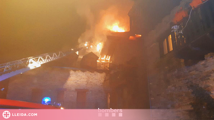 ⏯️ Incendi sense ferits en una casa de tres plantes al Pallars Sobirà