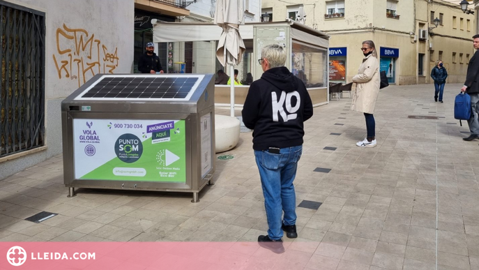 Mollerussa prova les papereres de reciclatge interactives alimentades amb energia solar