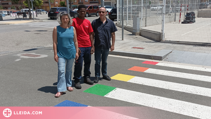 Tàrrega pinta la bandera LGBTIQ+ en passos de vianants de la ciutat