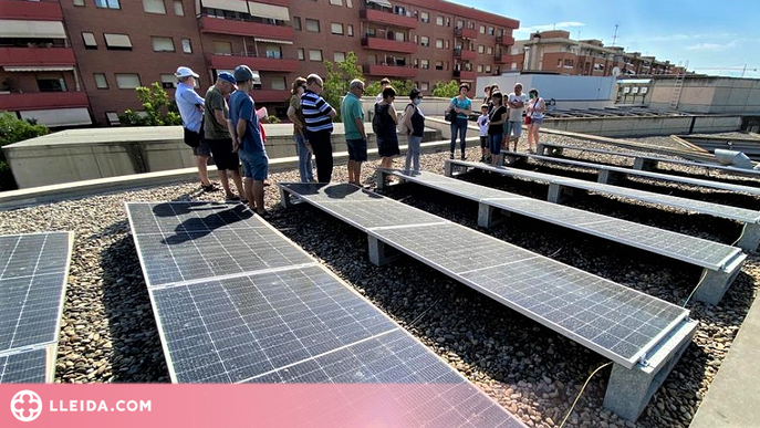 Visita a la planta solar fotovoltaica del Centre Cívic de Balàfia