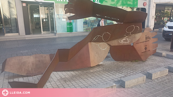 Vandalisme al monument d'homenatge al Liceu Escolar de Lleida