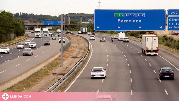 Trànsit posarà carrils addicionals i restringirà el pas de camions a l’AP-7 per Sant Joan