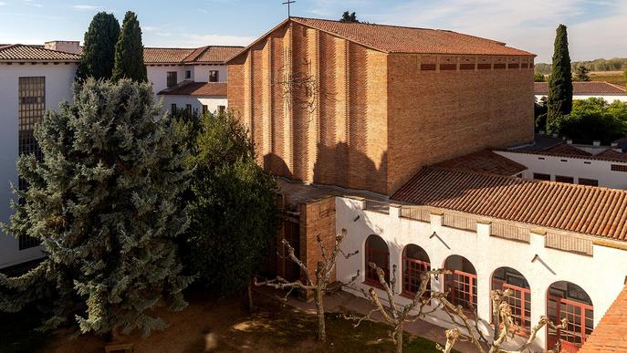 El Claver rehabilita la seva església, un dels pocs edificis del moviment modern catalogat a Lleida