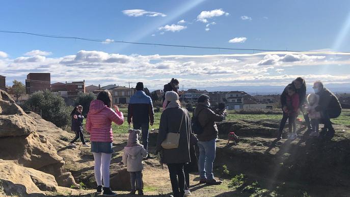 Un centenar d’infants troben el seu el tió a Benavent de Segrià