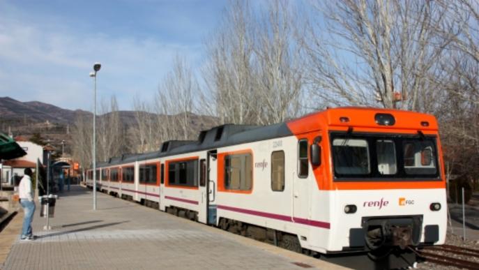 El nou tren de La Pobla gairebé triplica els viatgers en dos mesos