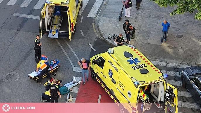 Un cotxe atropella una ciclista que circulava pel carril bici a Lleida