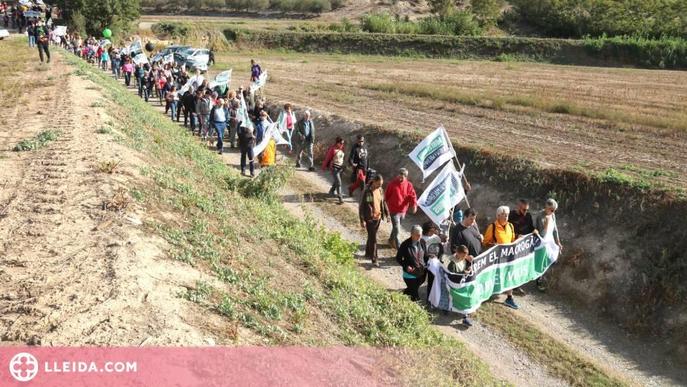  ⏯️ Unes 250 persones fan una marxa a peu contra la macrocentral de biogàs projectada a la Sentiu de Sió