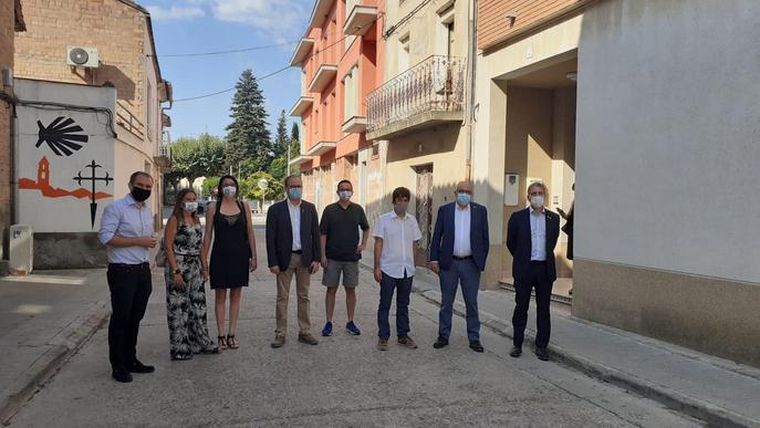 El conseller d'Educació visita el terreny on s'efectuaran les obres de l'Escola Arnau Berenguer al Palau d'Anglesola