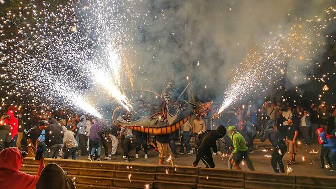 Lleida balla sota les espurnes de la Gran Nit del Foc