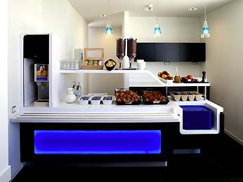 SERVEI DE BAR I RESTAURANT