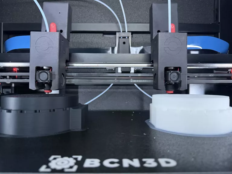 L’empresa ha invertit més de 2 MEUR en el projecte, que inclou una trentena de professionals i l’adquisició dels actius de la firma BCN3D