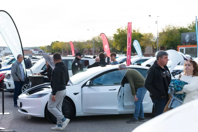 Autotardor de Mollerussa duplica el pes dels vehicles híbrids i elèctrics i obre la porta a un rècord de vendes