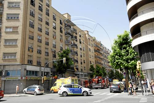 Un nen de 5 anys provoca un foc i el desallotjament de 2 pisos a Cappont