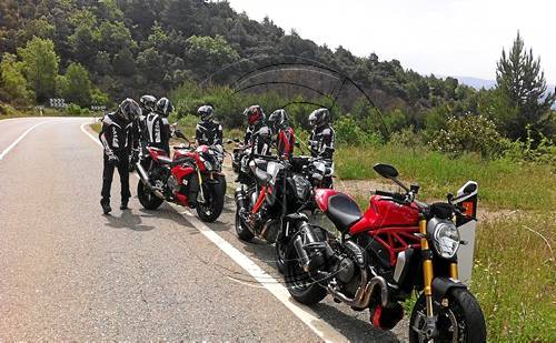 Periodistes italians recorren Lleida amb moto