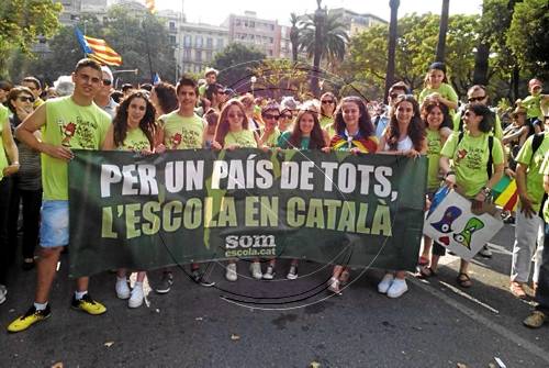 "Decidim escola catalana"