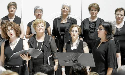La Coral Xicoia celebra el final de curs amb una actuació a la Biblioteca