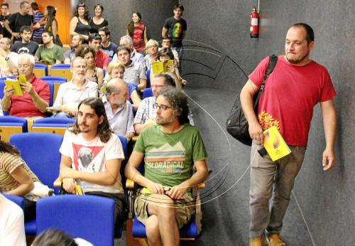 David Fernández crida a "desobeir" un futur veto a la consulta